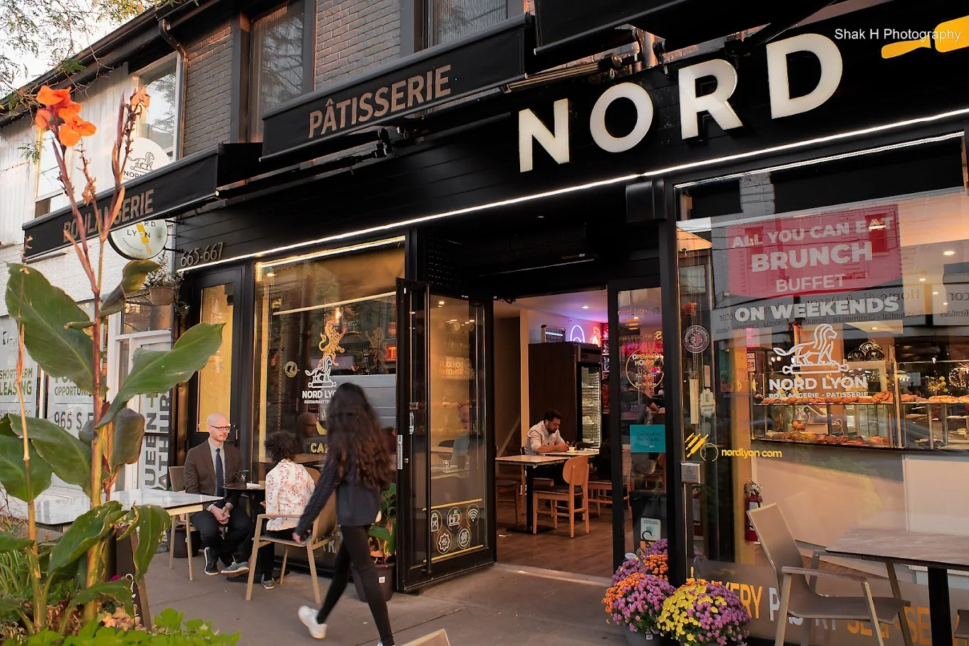 Toronto luxury café